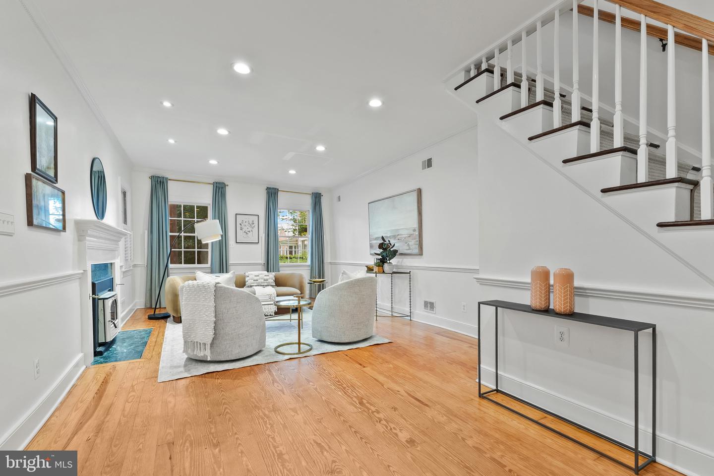 408 WOLFE ST, ALEXANDRIA, Virginia 22314, 2 Bedrooms Bedrooms, ,2 BathroomsBathrooms,Residential,For sale,408 WOLFE ST,VAAX2050174 MLS # VAAX2050174