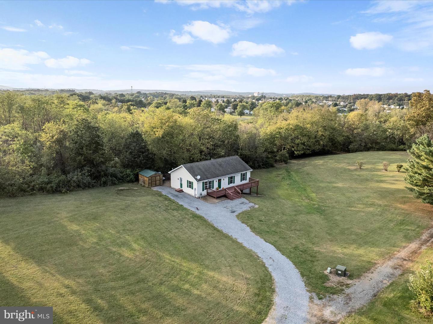 153 DENNY LN, WINCHESTER, Virginia 22603, 3 Bedrooms Bedrooms, ,3 BathroomsBathrooms,Residential,For sale,153 DENNY LN,VAFV2037048 MLS # VAFV2037048