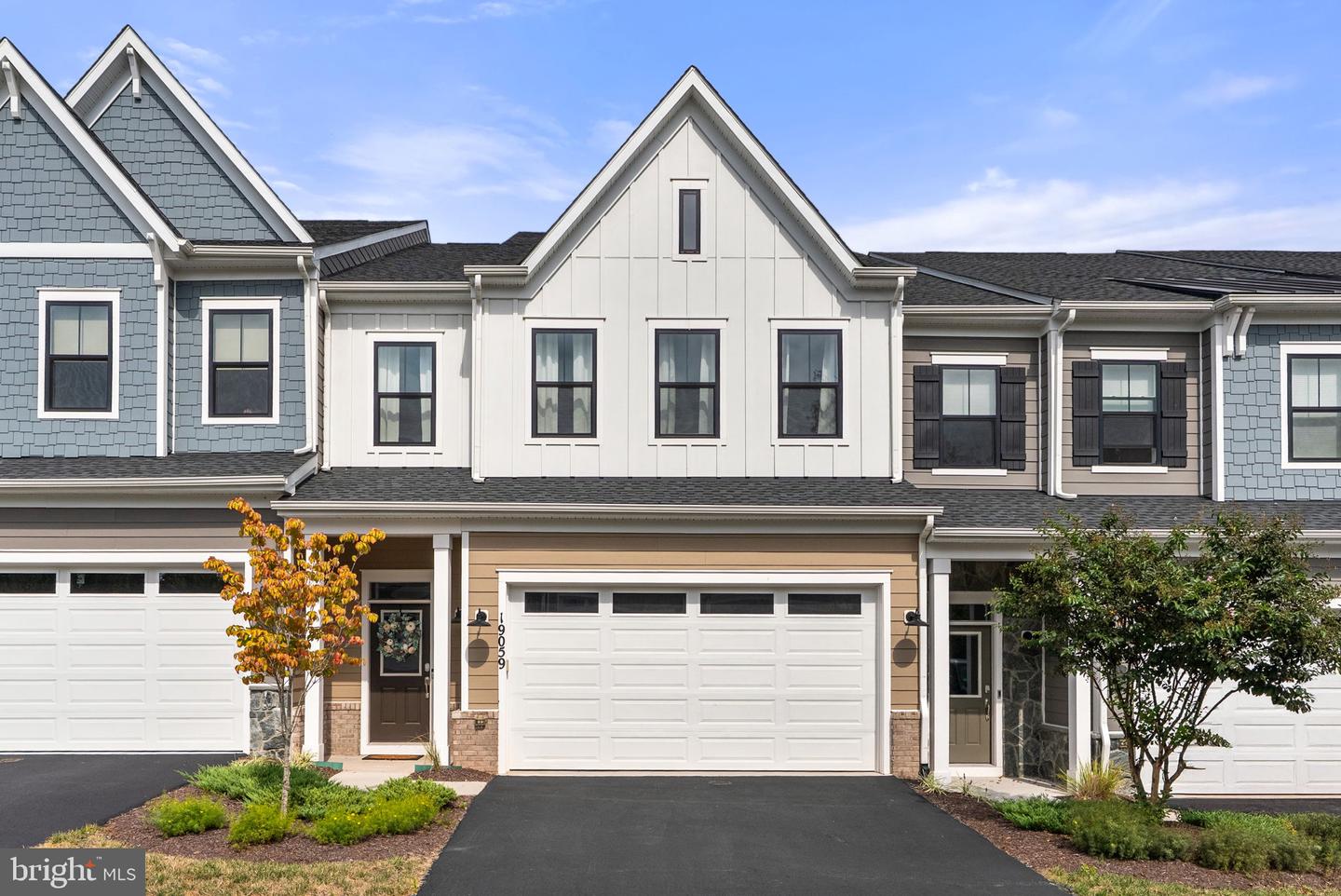 19059 CORAL REEF SQ, LEESBURG, Virginia 20176, 3 Bedrooms Bedrooms, ,2 BathroomsBathrooms,Residential,For sale,19059 CORAL REEF SQ,VALO2107668 MLS # VALO2107668