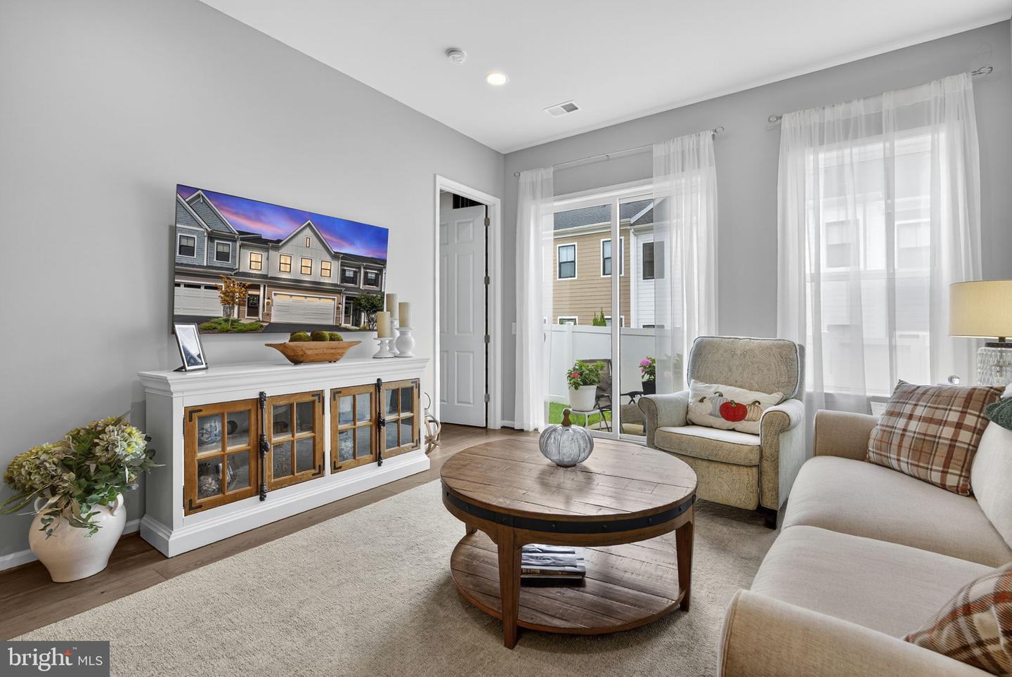 19059 CORAL REEF SQ, LEESBURG, Virginia 20176, 3 Bedrooms Bedrooms, ,2 BathroomsBathrooms,Residential,For sale,19059 CORAL REEF SQ,VALO2107668 MLS # VALO2107668
