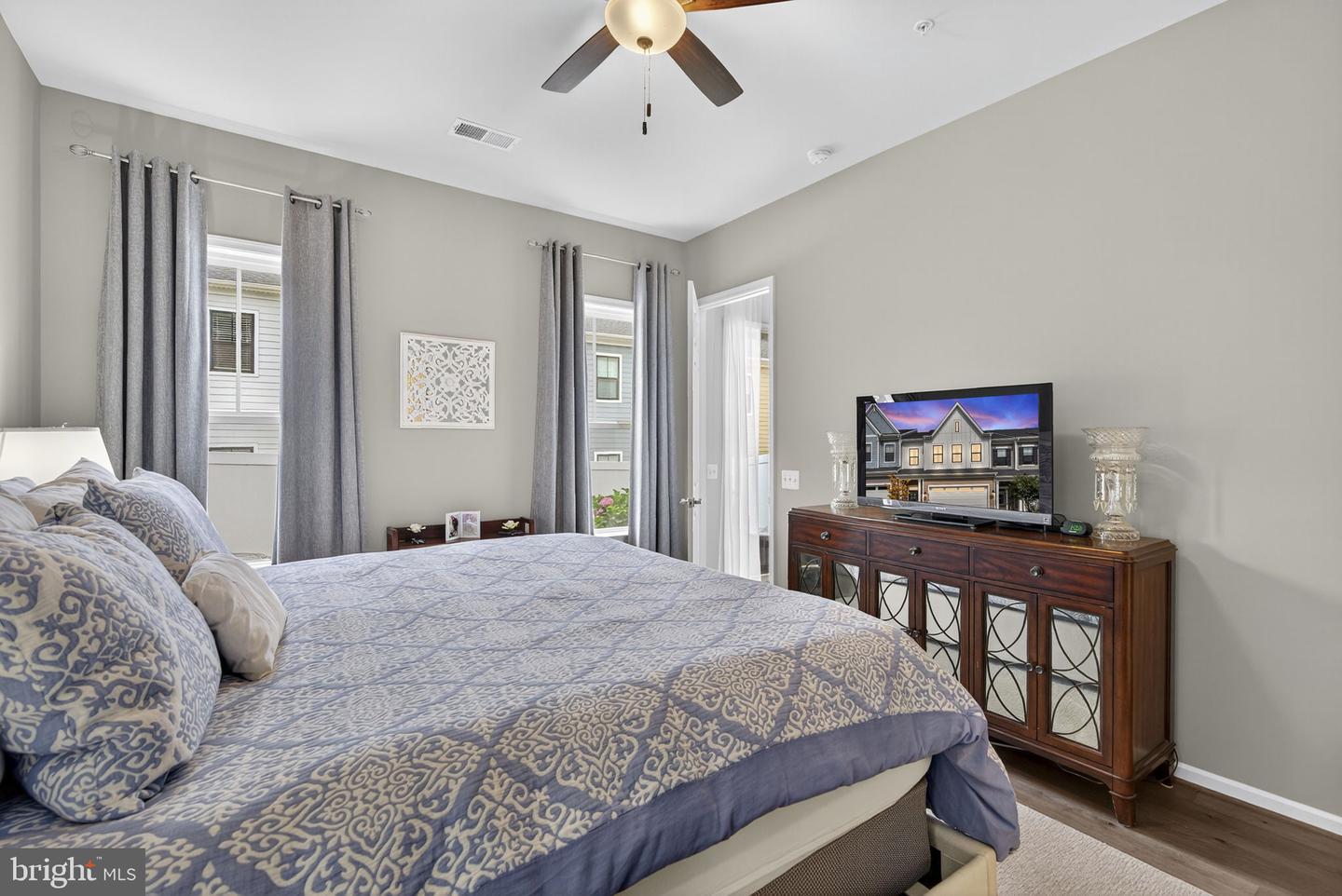 19059 CORAL REEF SQ, LEESBURG, Virginia 20176, 3 Bedrooms Bedrooms, ,2 BathroomsBathrooms,Residential,For sale,19059 CORAL REEF SQ,VALO2107668 MLS # VALO2107668