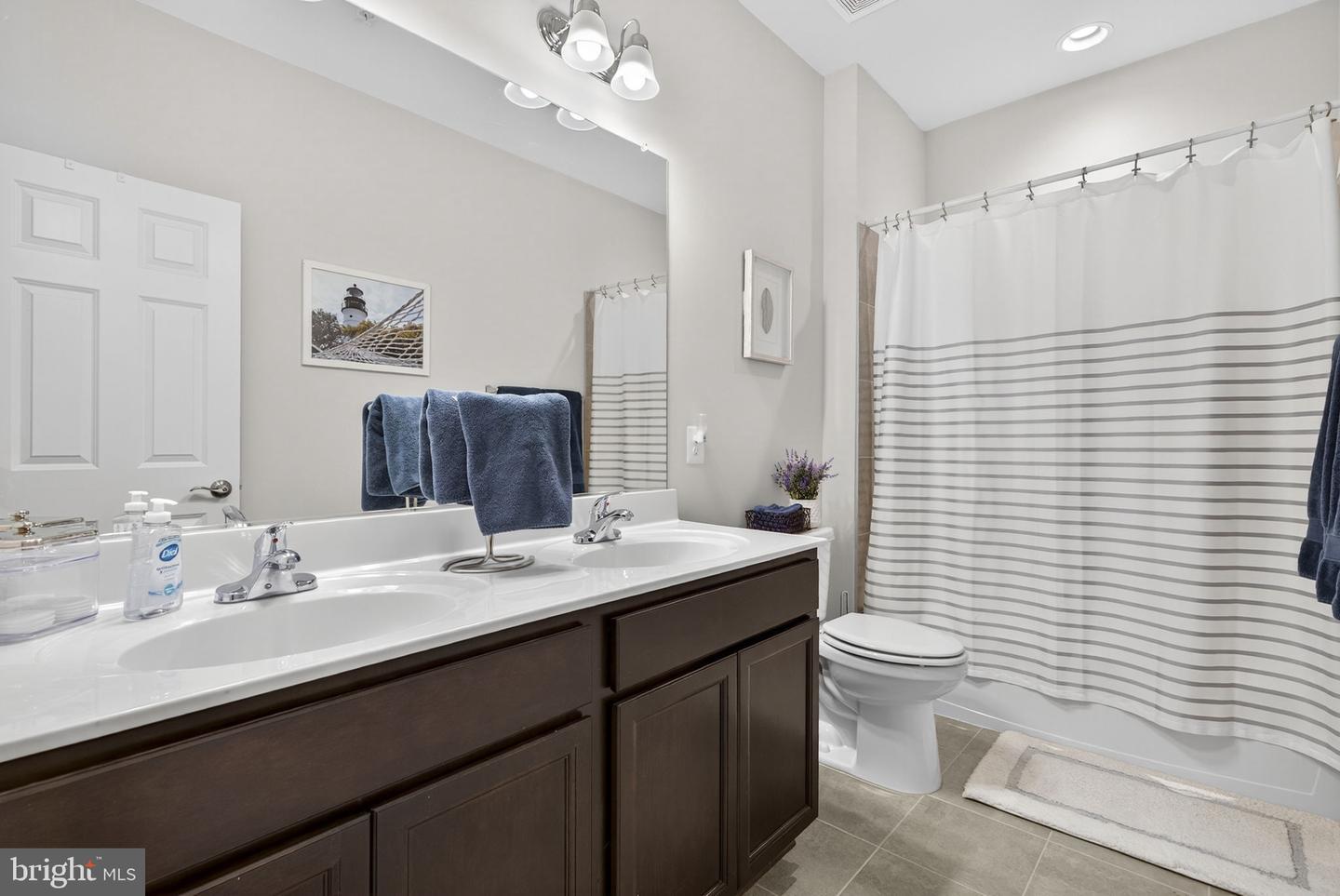 19059 CORAL REEF SQ, LEESBURG, Virginia 20176, 3 Bedrooms Bedrooms, ,2 BathroomsBathrooms,Residential,For sale,19059 CORAL REEF SQ,VALO2107668 MLS # VALO2107668