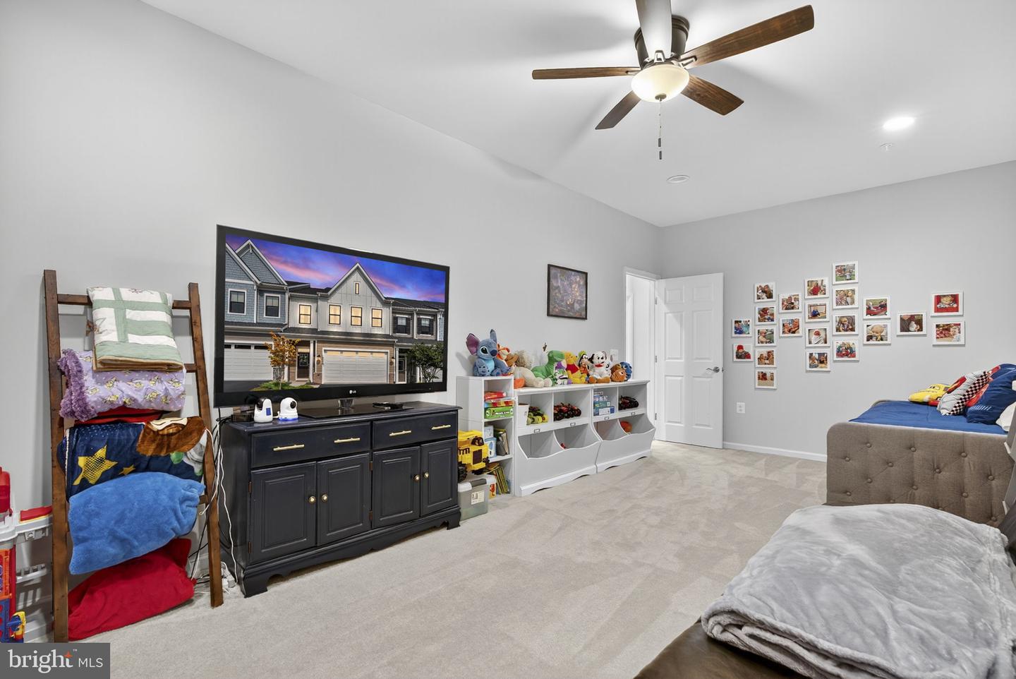 19059 CORAL REEF SQ, LEESBURG, Virginia 20176, 3 Bedrooms Bedrooms, ,2 BathroomsBathrooms,Residential,For sale,19059 CORAL REEF SQ,VALO2107668 MLS # VALO2107668