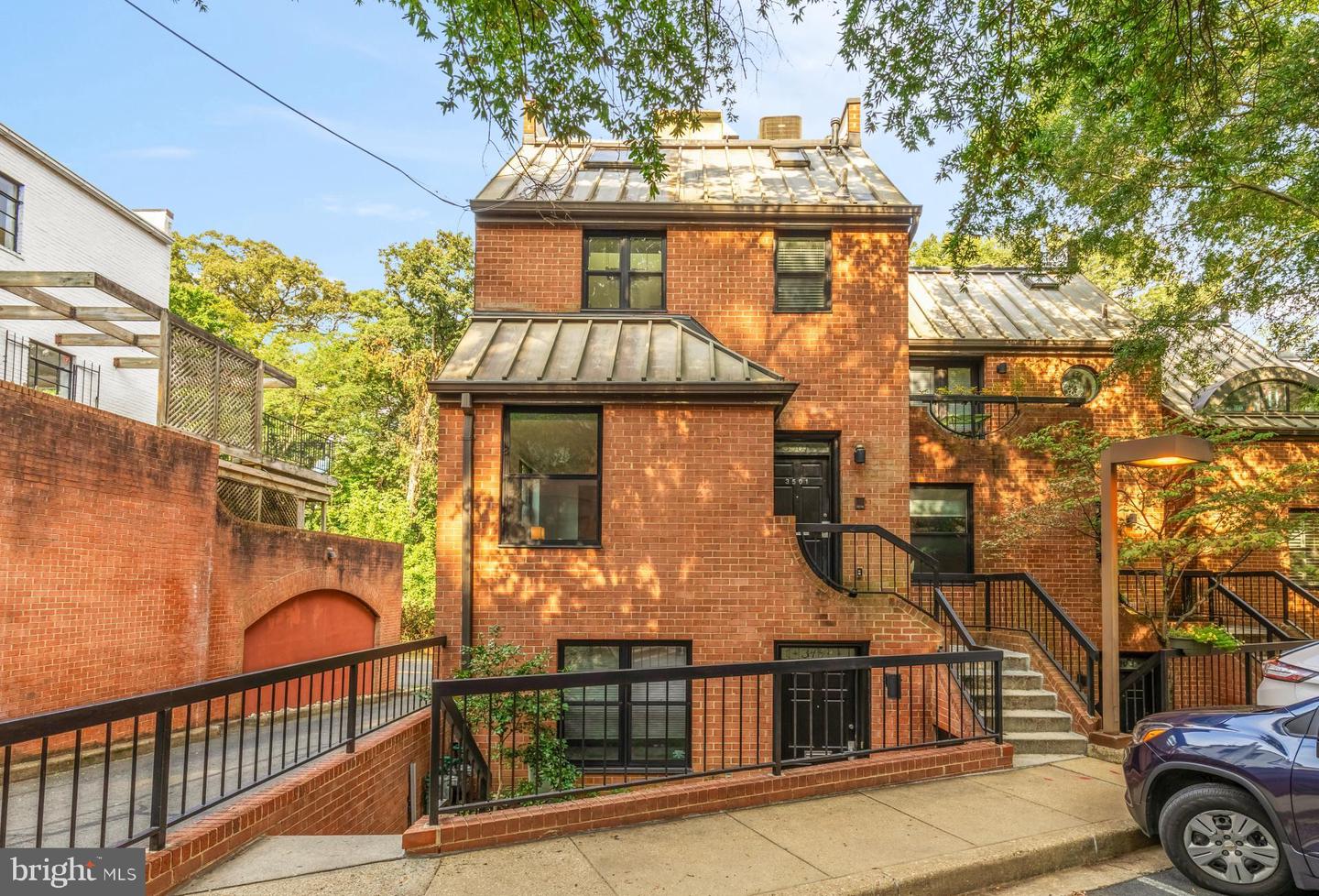 3499 17TH ST NW #1, WASHINGTON, District Of Columbia 20010, 3 Bedrooms Bedrooms, ,3 BathroomsBathrooms,Residential,For sale,3499 17TH ST NW #1,DCDC2224256 MLS # DCDC2224256