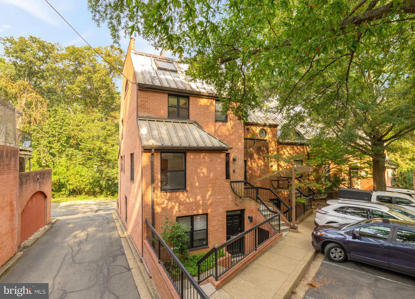 3499 17TH ST NW #1, WASHINGTON, District Of Columbia 20010, 3 Bedrooms Bedrooms, ,3 BathroomsBathrooms,Residential,For sale,3499 17TH ST NW #1,DCDC2224256 MLS # DCDC2224256