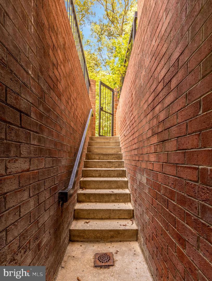 3499 17TH ST NW #1, WASHINGTON, District Of Columbia 20010, 3 Bedrooms Bedrooms, ,3 BathroomsBathrooms,Residential,For sale,3499 17TH ST NW #1,DCDC2224256 MLS # DCDC2224256