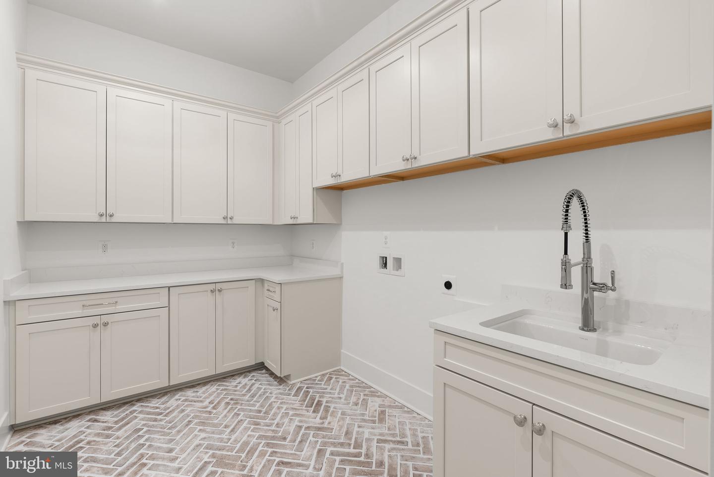 38652 JOHN WOLFORD RD, WATERFORD, Virginia 20197, 5 Bedrooms Bedrooms, ,5 BathroomsBathrooms,Residential,For sale,38652 JOHN WOLFORD RD,VALO2107704 MLS # VALO2107704