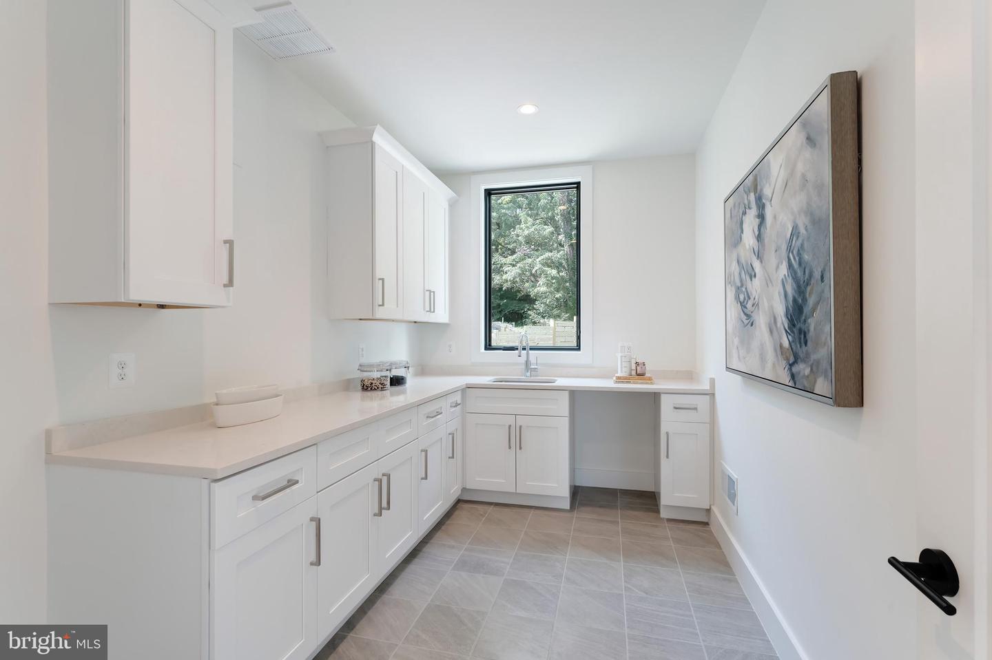 6908 SOUTHRIDGE DR, MCLEAN, Virginia 22101, 7 Bedrooms Bedrooms, ,7 BathroomsBathrooms,Residential,For sale,6908 SOUTHRIDGE DR,VAFX2269470 MLS # VAFX2269470