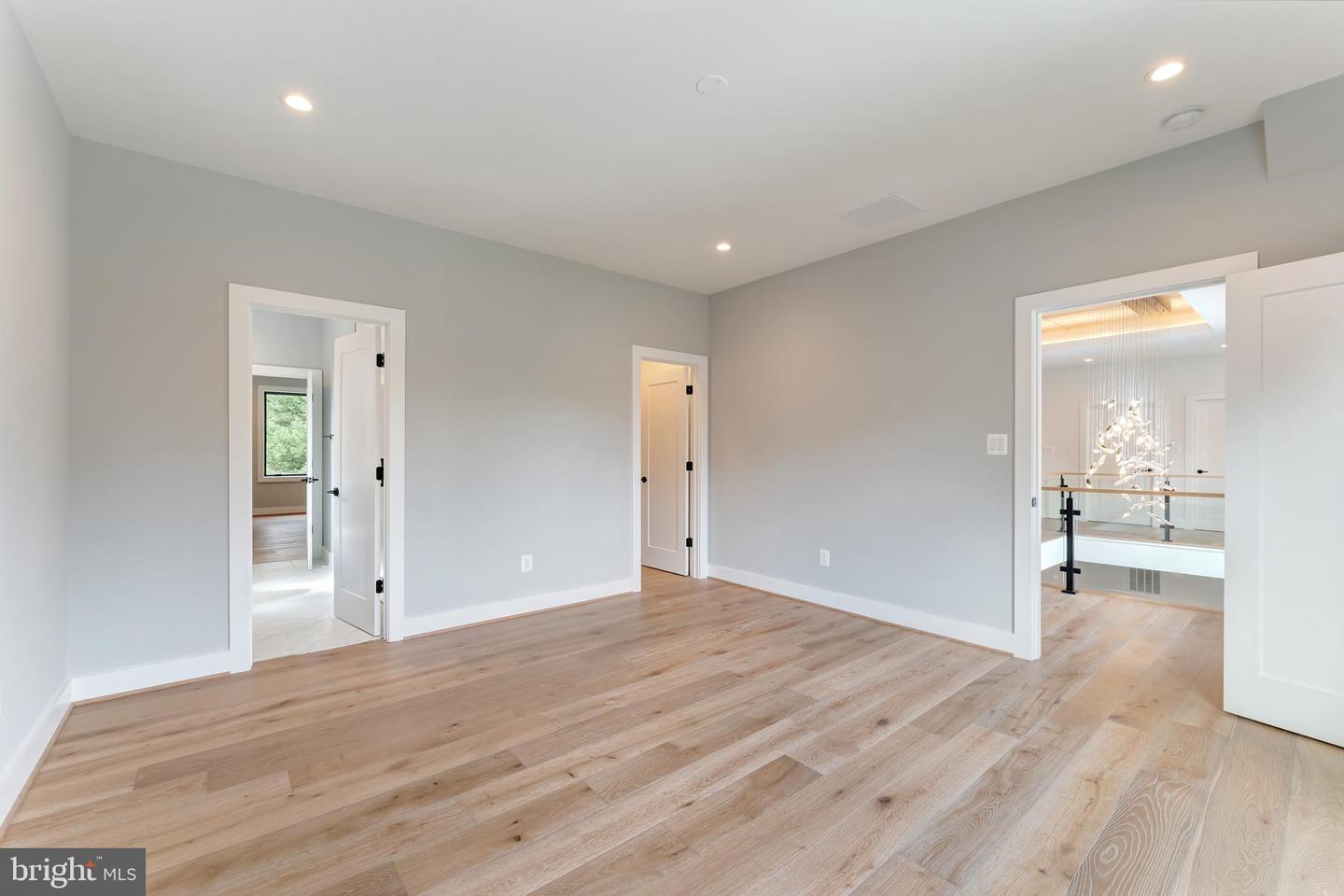 6908 SOUTHRIDGE DR, MCLEAN, Virginia 22101, 7 Bedrooms Bedrooms, ,7 BathroomsBathrooms,Residential,For sale,6908 SOUTHRIDGE DR,VAFX2269470 MLS # VAFX2269470