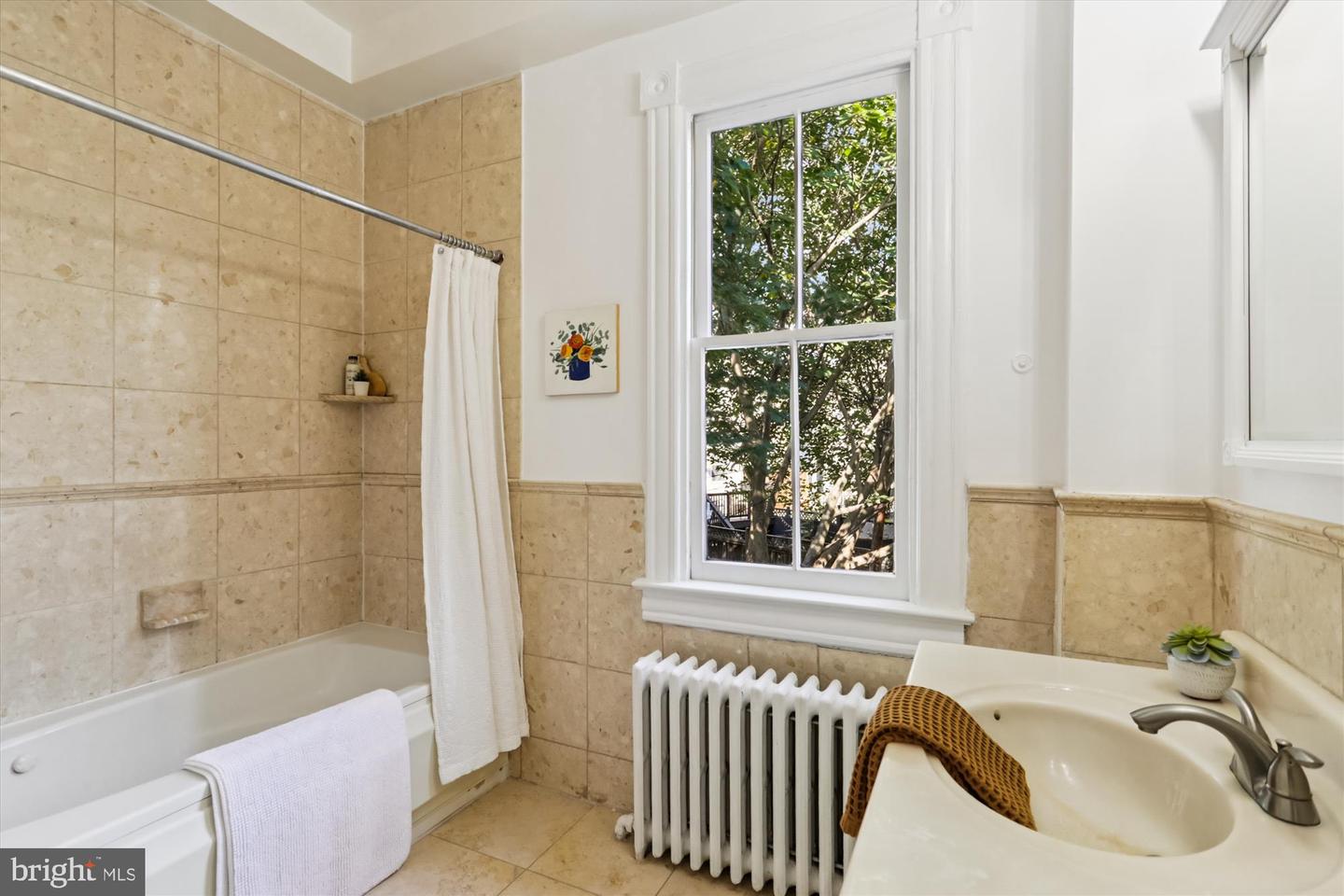 314 NORTH CAROLINA AVE SE, WASHINGTON, District Of Columbia 20003, 4 Bedrooms Bedrooms, ,3 BathroomsBathrooms,Residential,For sale,314 NORTH CAROLINA AVE SE,DCDC2224378 MLS # DCDC2224378