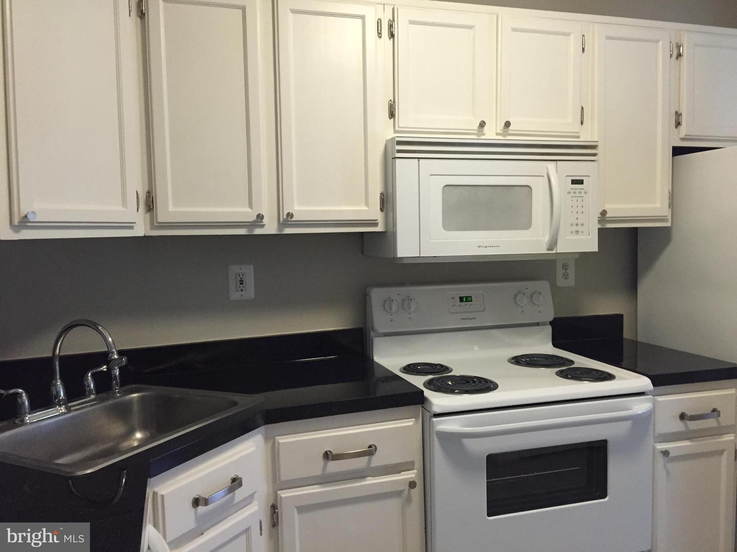 11735 LEDURA CT #201, RESTON, Virginia 20191, 2 Bedrooms Bedrooms, ,2 BathroomsBathrooms,Residential,For sale,11735 LEDURA CT #201,VAFX2269418 MLS # VAFX2269418