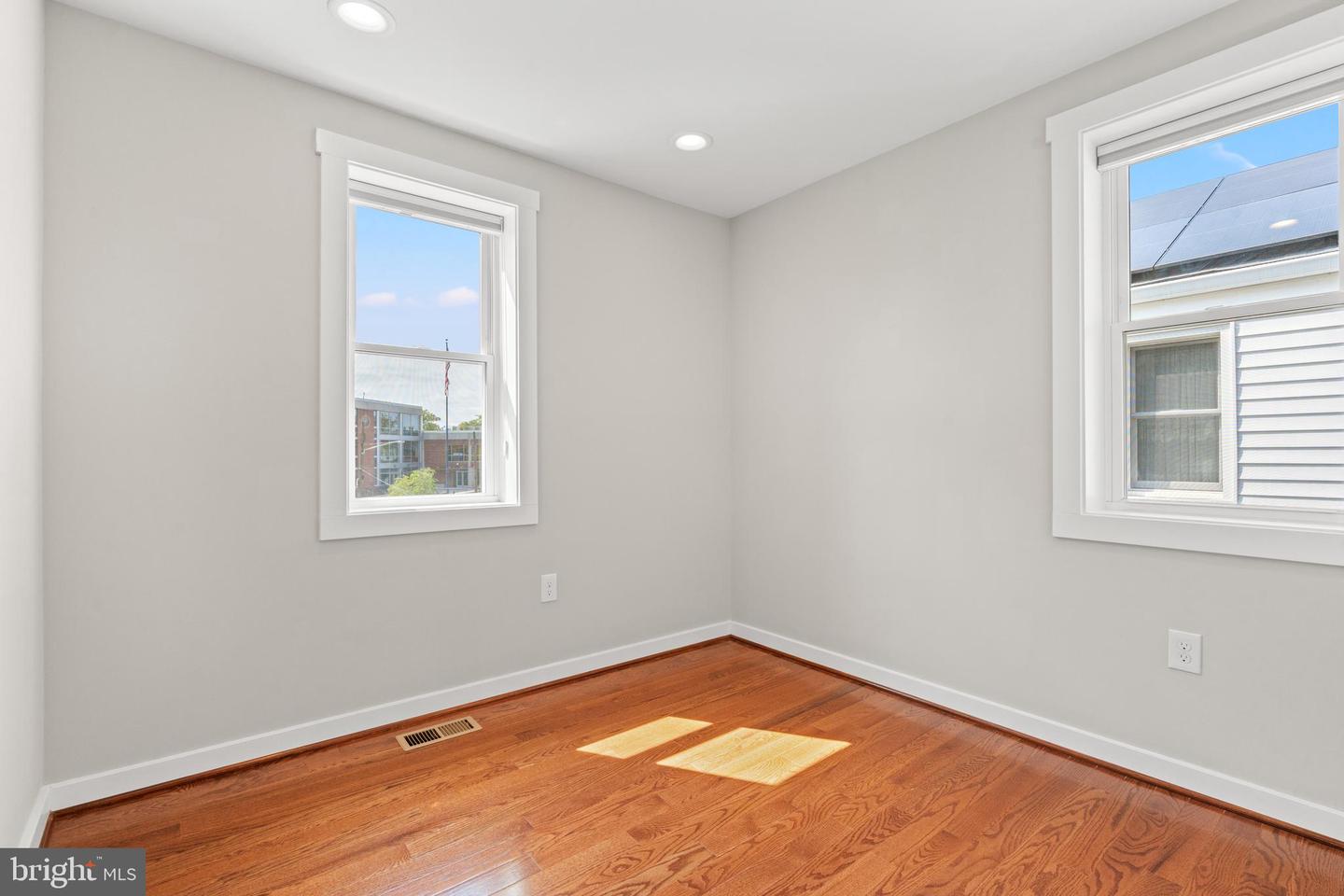6000 NORTH DAKOTA AVE NW, WASHINGTON, District Of Columbia 20011, 5 Bedrooms Bedrooms, ,3 BathroomsBathrooms,Residential,For sale,6000 NORTH DAKOTA AVE NW,DCDC2224332 MLS # DCDC2224332