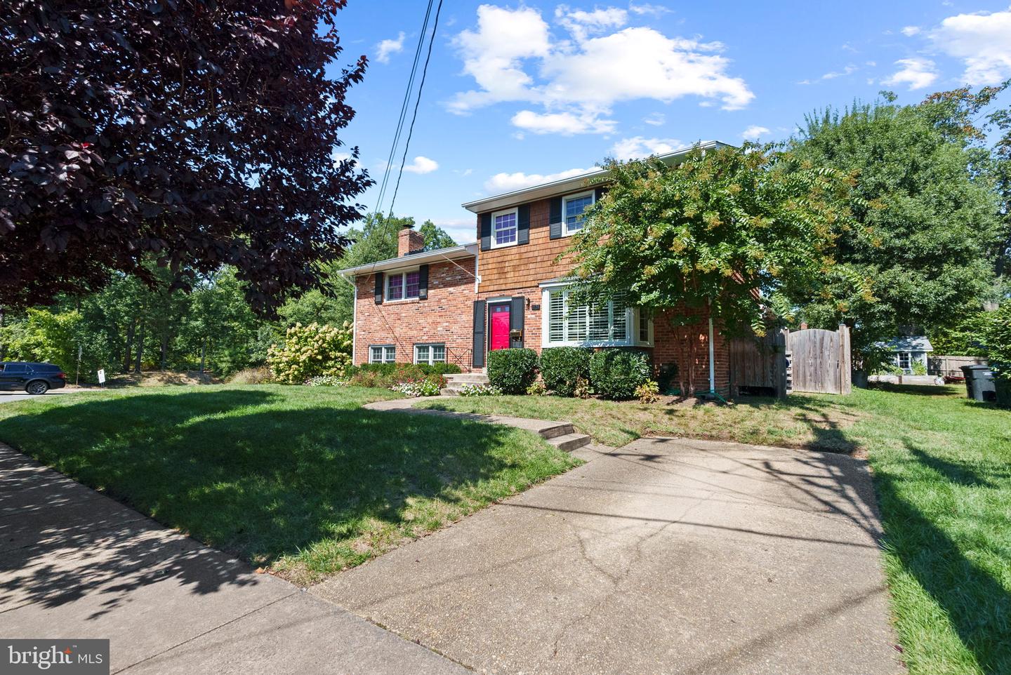 1121 ALLISON ST, ALEXANDRIA, Virginia 22302, 4 Bedrooms Bedrooms, ,3 BathroomsBathrooms,Residential,For sale,1121 ALLISON ST,VAAX2050254 MLS # VAAX2050254