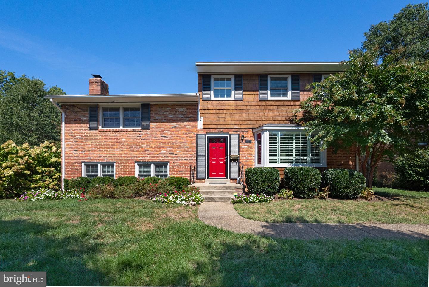 1121 ALLISON ST, ALEXANDRIA, Virginia 22302, 4 Bedrooms Bedrooms, ,3 BathroomsBathrooms,Residential,For sale,1121 ALLISON ST,VAAX2050254 MLS # VAAX2050254