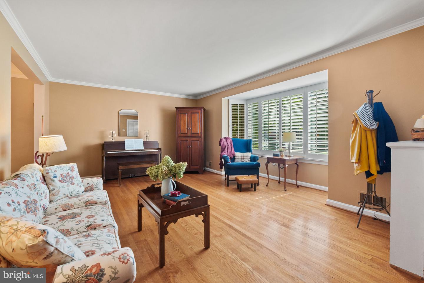 1121 ALLISON ST, ALEXANDRIA, Virginia 22302, 4 Bedrooms Bedrooms, ,3 BathroomsBathrooms,Residential,For sale,1121 ALLISON ST,VAAX2050254 MLS # VAAX2050254