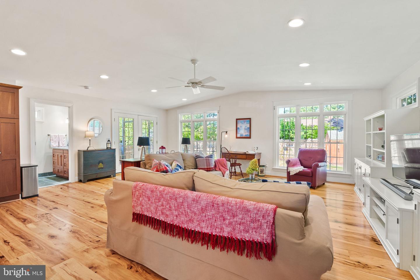1121 ALLISON ST, ALEXANDRIA, Virginia 22302, 4 Bedrooms Bedrooms, ,3 BathroomsBathrooms,Residential,For sale,1121 ALLISON ST,VAAX2050254 MLS # VAAX2050254
