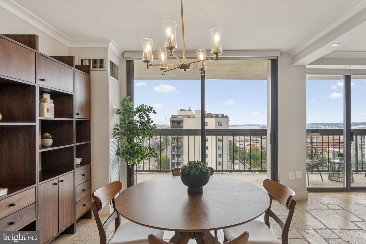 400 MADISON ST #1607, ALEXANDRIA, Virginia 22314, 2 Bedrooms Bedrooms, ,2 BathroomsBathrooms,Residential,For sale,400 MADISON ST #1607,VAAX2050256 MLS # VAAX2050256