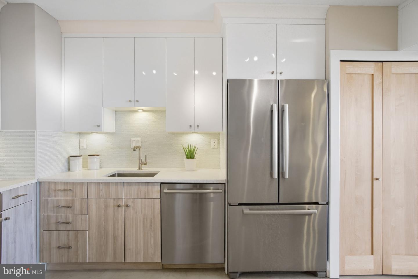 400 MADISON ST #1607, ALEXANDRIA, Virginia 22314, 2 Bedrooms Bedrooms, ,2 BathroomsBathrooms,Residential,For sale,400 MADISON ST #1607,VAAX2050256 MLS # VAAX2050256