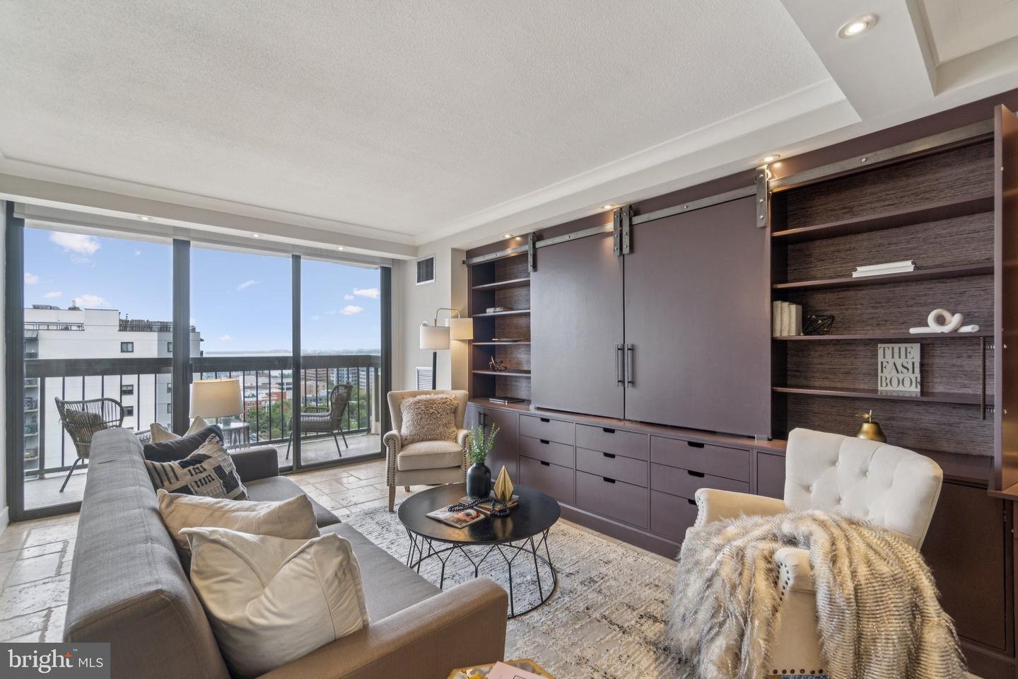 400 MADISON ST #1607, ALEXANDRIA, Virginia 22314, 2 Bedrooms Bedrooms, ,2 BathroomsBathrooms,Residential,For sale,400 MADISON ST #1607,VAAX2050256 MLS # VAAX2050256