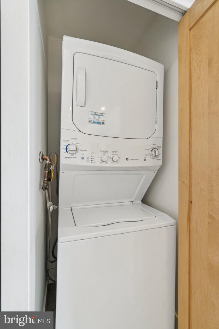 400 MADISON ST #1607, ALEXANDRIA, Virginia 22314, 2 Bedrooms Bedrooms, ,2 BathroomsBathrooms,Residential,For sale,400 MADISON ST #1607,VAAX2050256 MLS # VAAX2050256