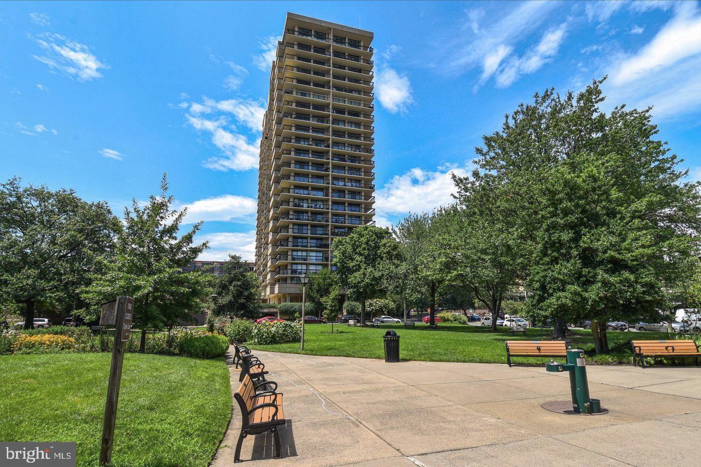 400 MADISON ST #1607, ALEXANDRIA, Virginia 22314, 2 Bedrooms Bedrooms, ,2 BathroomsBathrooms,Residential,For sale,400 MADISON ST #1607,VAAX2050256 MLS # VAAX2050256