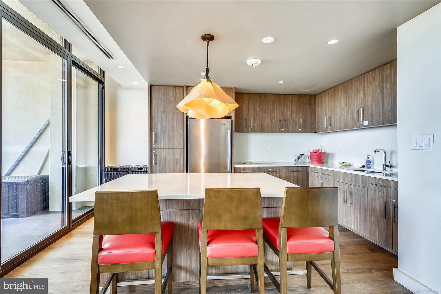400 MADISON ST #1607, ALEXANDRIA, Virginia 22314, 2 Bedrooms Bedrooms, ,2 BathroomsBathrooms,Residential,For sale,400 MADISON ST #1607,VAAX2050256 MLS # VAAX2050256