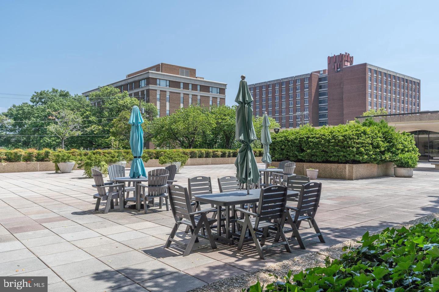 400 MADISON ST #1607, ALEXANDRIA, Virginia 22314, 2 Bedrooms Bedrooms, ,2 BathroomsBathrooms,Residential,For sale,400 MADISON ST #1607,VAAX2050256 MLS # VAAX2050256