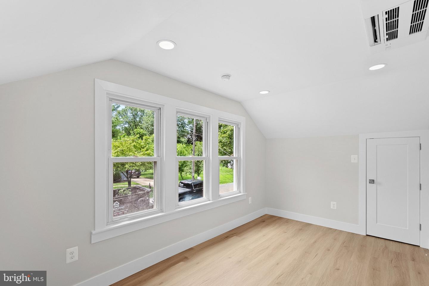 321 W J ST, PURCELLVILLE, Virginia 20132, 3 Bedrooms Bedrooms, ,2 BathroomsBathrooms,Residential,For sale,321 W J ST,VALO2107734 MLS # VALO2107734