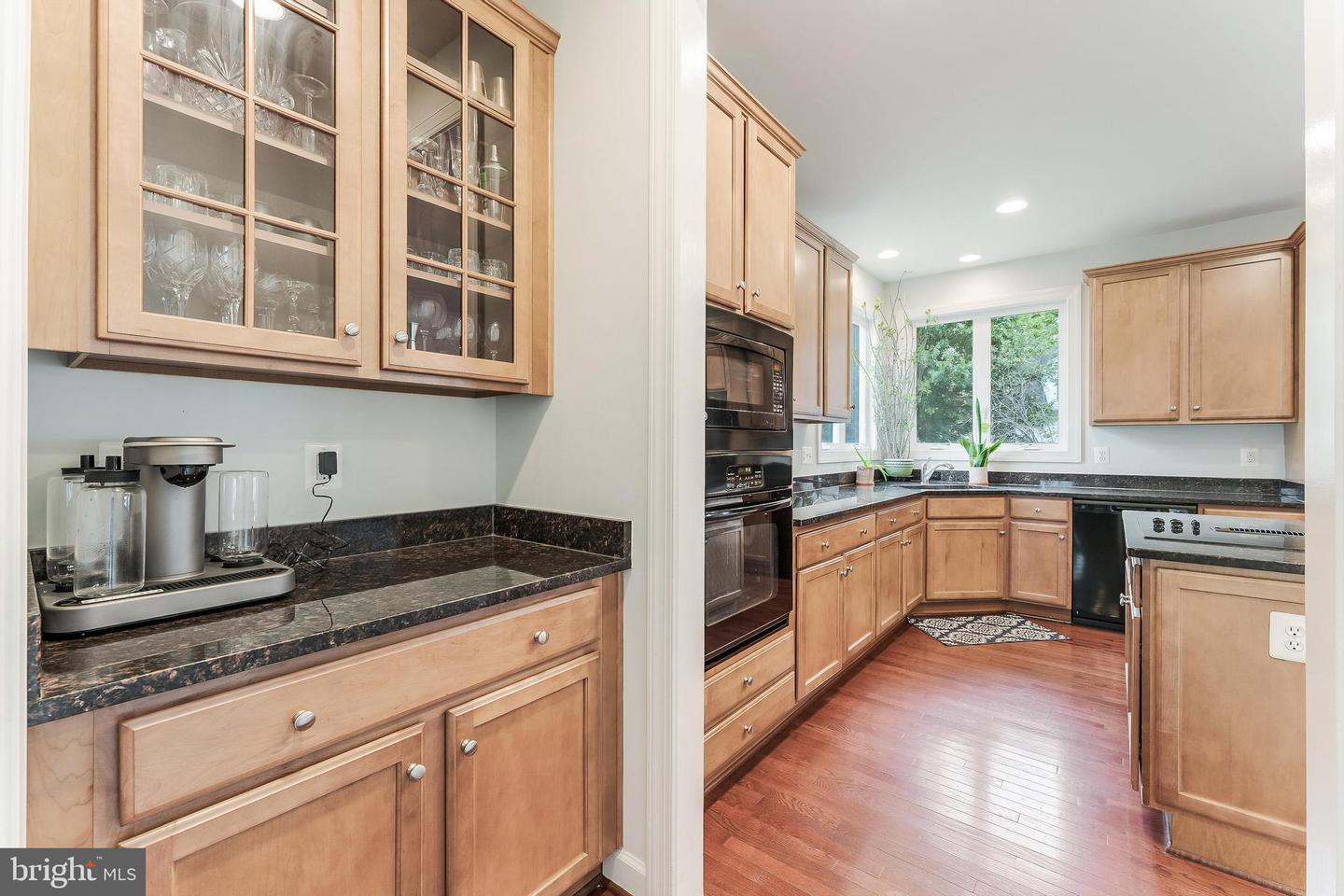 998 RAILROAD AVE, FALLS CHURCH, Virginia 22046, 6 Bedrooms Bedrooms, 18 Rooms Rooms,4 BathroomsBathrooms,Residential,For sale,998 RAILROAD AVE,VAFA2003316 MLS # VAFA2003316
