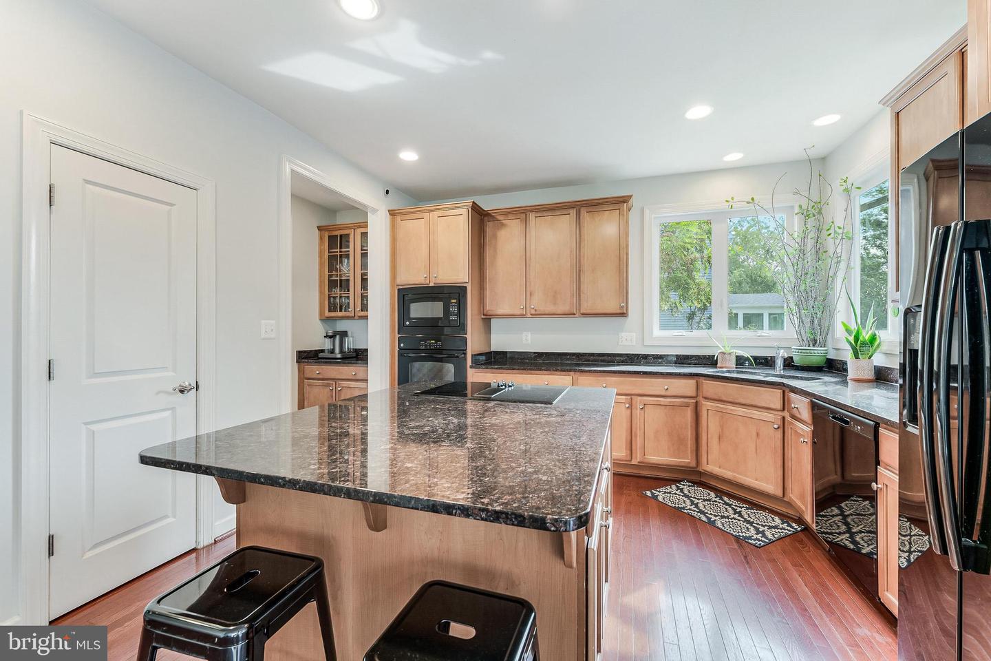 998 RAILROAD AVE, FALLS CHURCH, Virginia 22046, 6 Bedrooms Bedrooms, 18 Rooms Rooms,4 BathroomsBathrooms,Residential,For sale,998 RAILROAD AVE,VAFA2003316 MLS # VAFA2003316