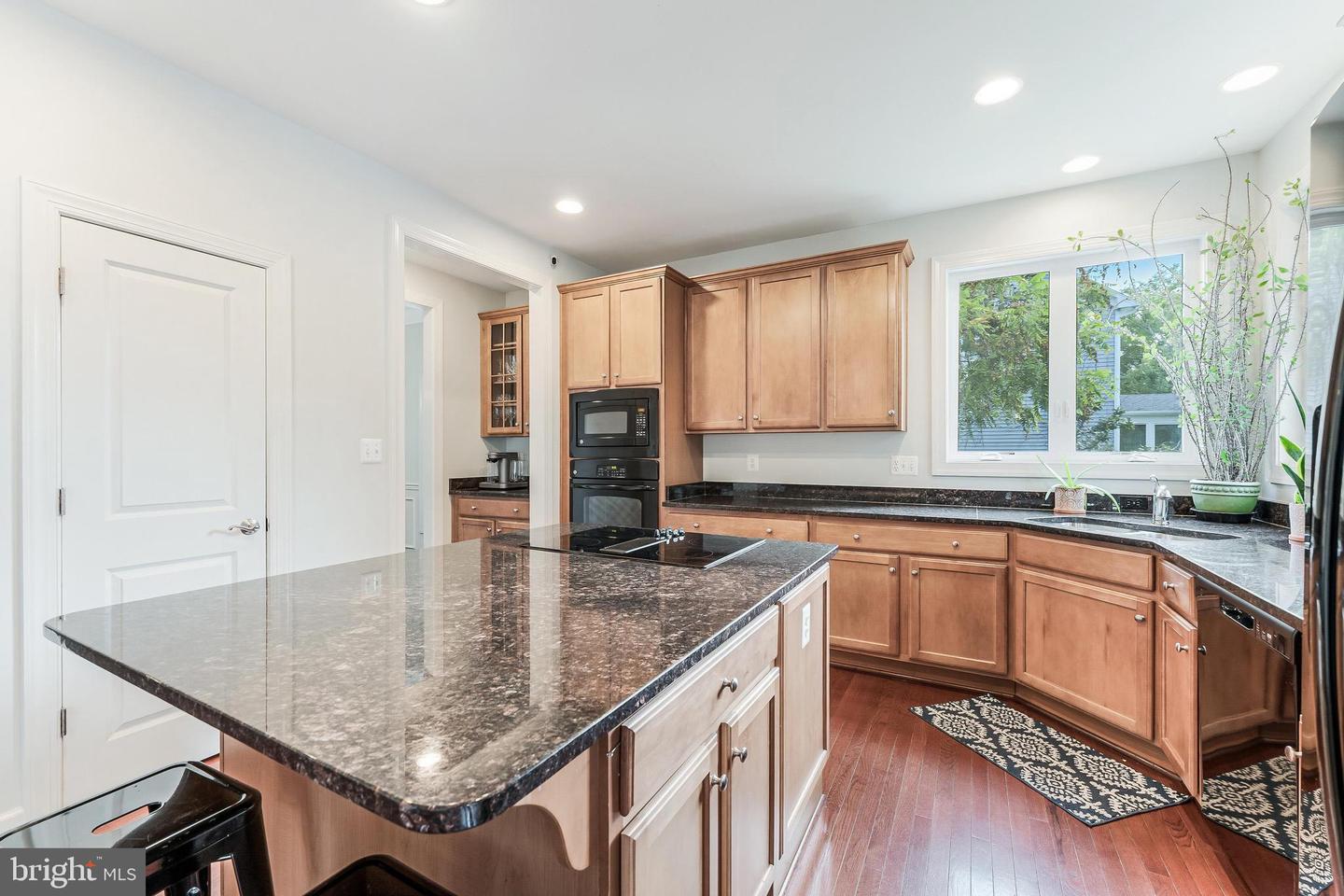 998 RAILROAD AVE, FALLS CHURCH, Virginia 22046, 6 Bedrooms Bedrooms, 18 Rooms Rooms,4 BathroomsBathrooms,Residential,For sale,998 RAILROAD AVE,VAFA2003316 MLS # VAFA2003316