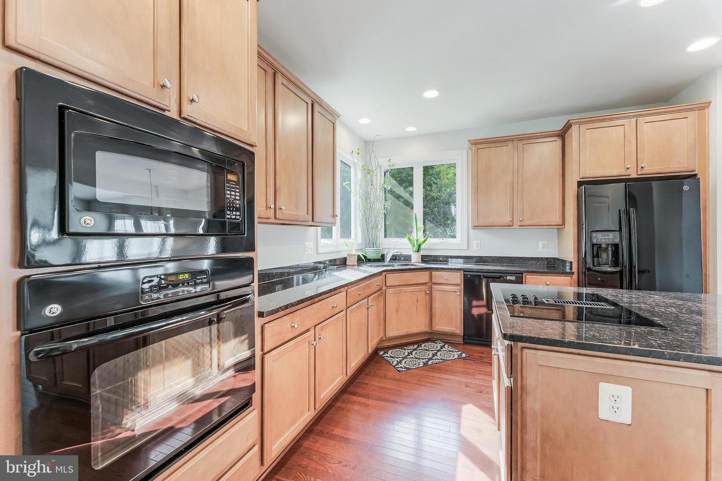 998 RAILROAD AVE, FALLS CHURCH, Virginia 22046, 6 Bedrooms Bedrooms, 18 Rooms Rooms,4 BathroomsBathrooms,Residential,For sale,998 RAILROAD AVE,VAFA2003316 MLS # VAFA2003316