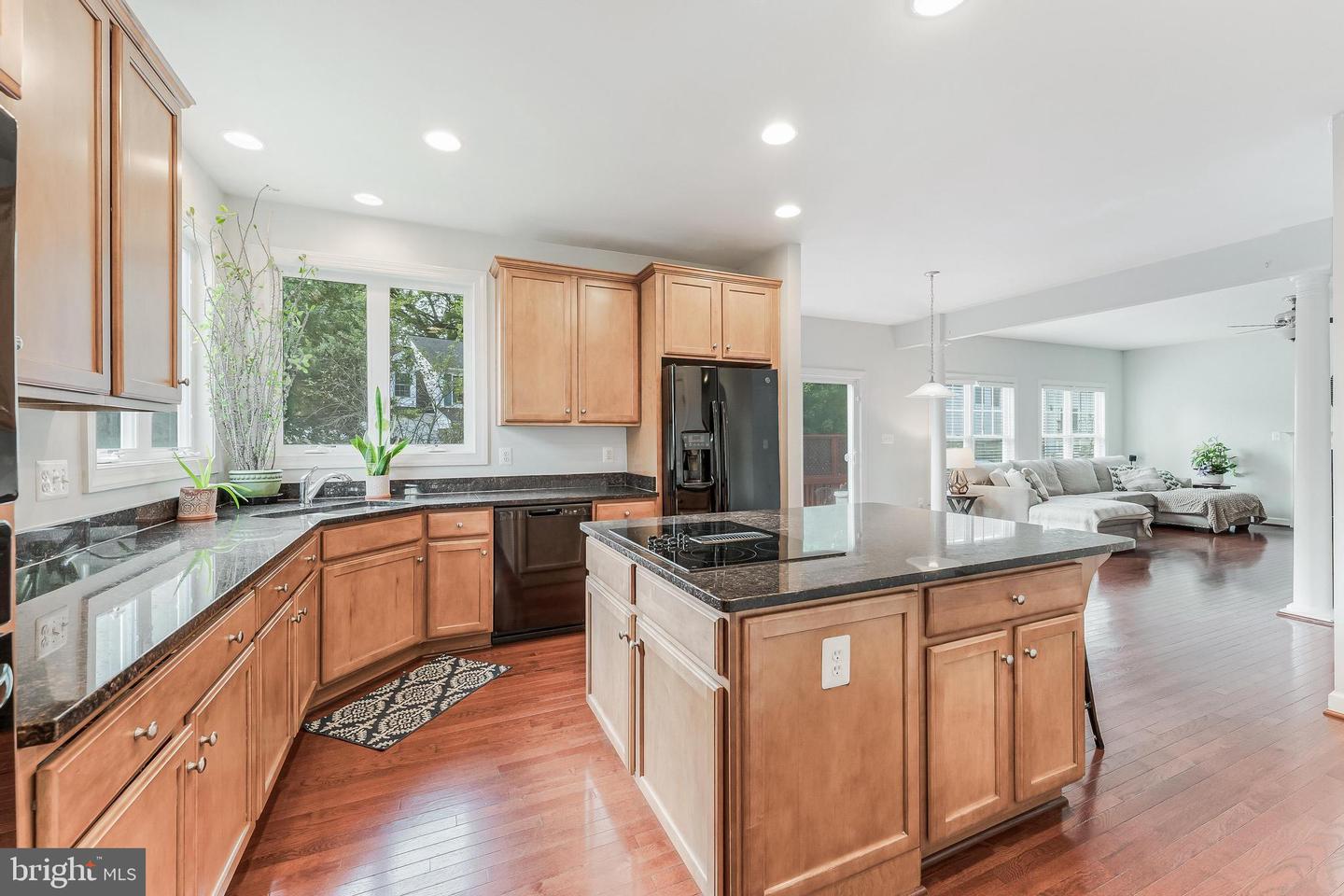 998 RAILROAD AVE, FALLS CHURCH, Virginia 22046, 6 Bedrooms Bedrooms, 18 Rooms Rooms,4 BathroomsBathrooms,Residential,For sale,998 RAILROAD AVE,VAFA2003316 MLS # VAFA2003316
