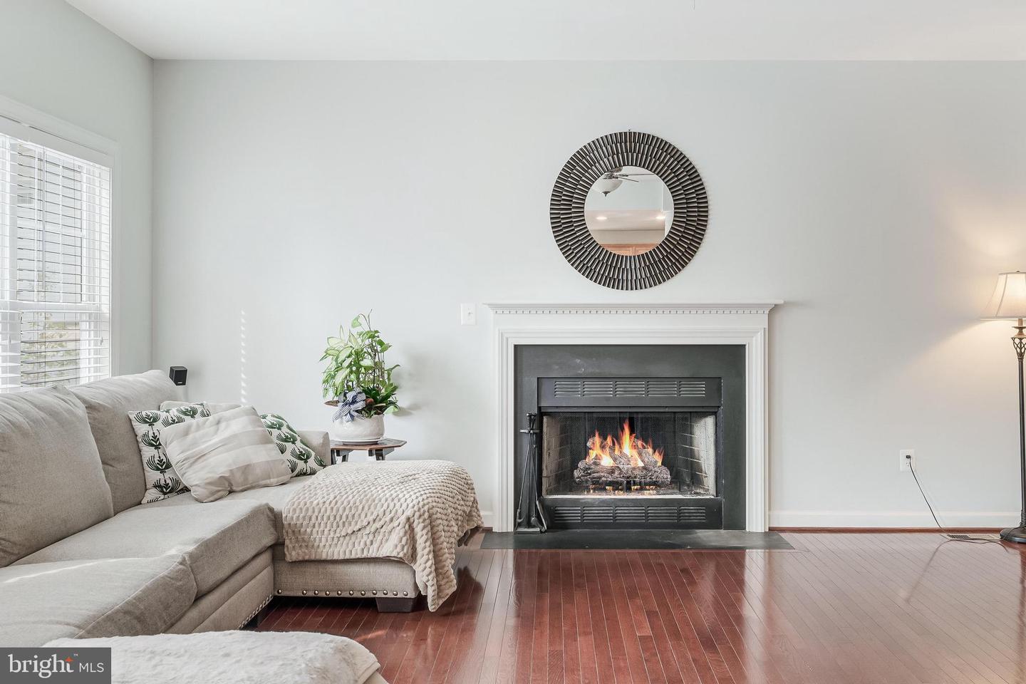 998 RAILROAD AVE, FALLS CHURCH, Virginia 22046, 6 Bedrooms Bedrooms, 18 Rooms Rooms,4 BathroomsBathrooms,Residential,For sale,998 RAILROAD AVE,VAFA2003316 MLS # VAFA2003316