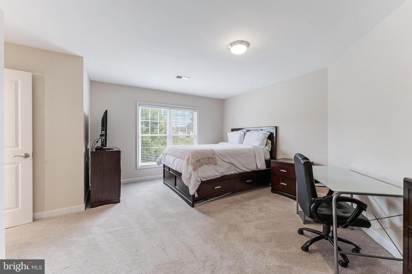 998 RAILROAD AVE, FALLS CHURCH, Virginia 22046, 6 Bedrooms Bedrooms, 18 Rooms Rooms,4 BathroomsBathrooms,Residential,For sale,998 RAILROAD AVE,VAFA2003316 MLS # VAFA2003316