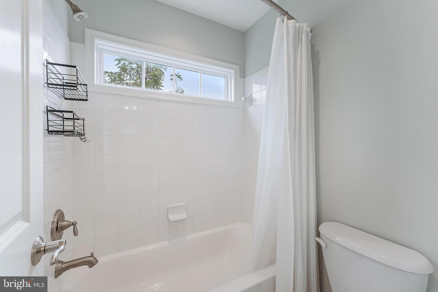 998 RAILROAD AVE, FALLS CHURCH, Virginia 22046, 6 Bedrooms Bedrooms, 18 Rooms Rooms,4 BathroomsBathrooms,Residential,For sale,998 RAILROAD AVE,VAFA2003316 MLS # VAFA2003316
