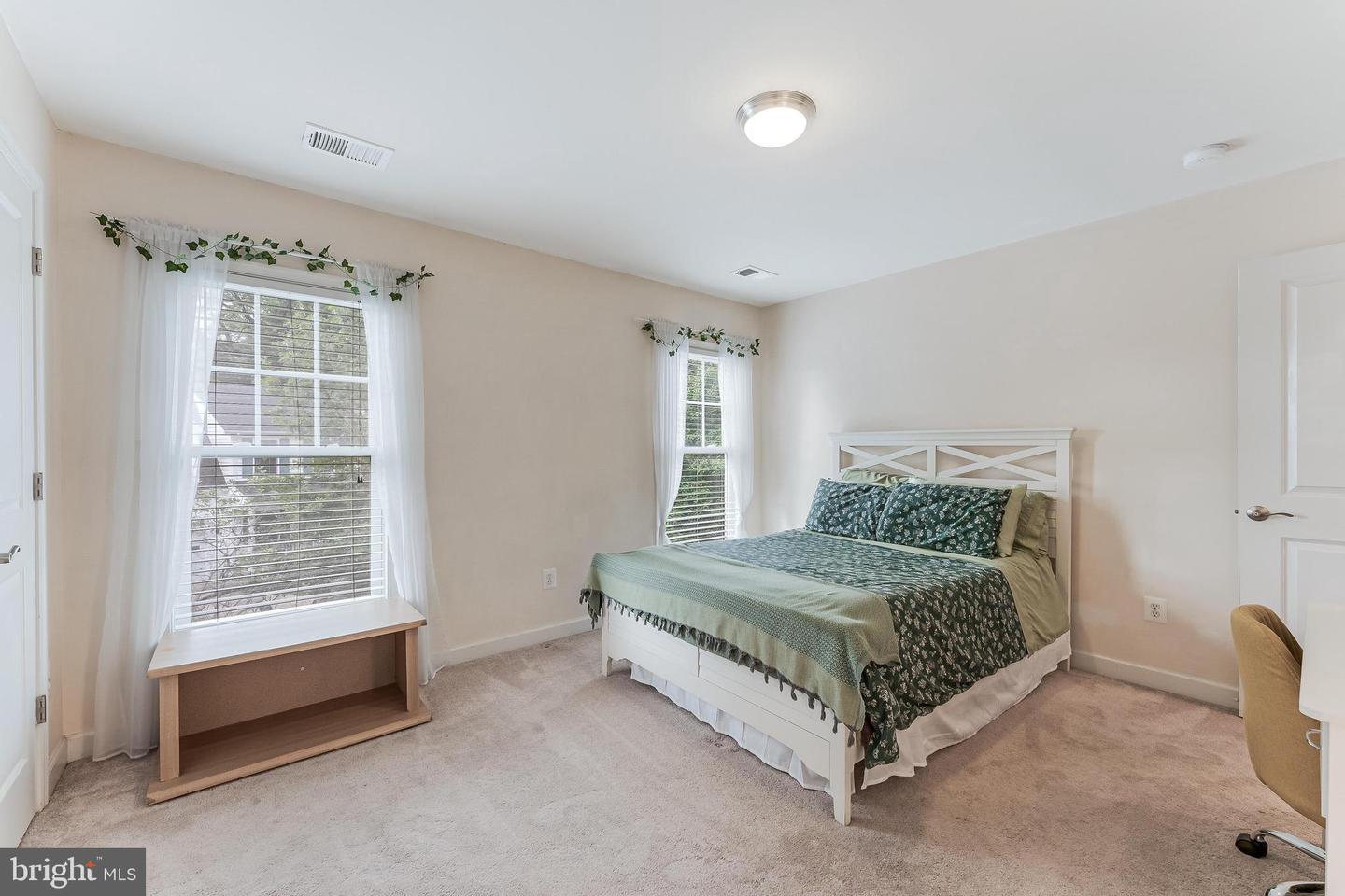 998 RAILROAD AVE, FALLS CHURCH, Virginia 22046, 6 Bedrooms Bedrooms, 18 Rooms Rooms,4 BathroomsBathrooms,Residential,For sale,998 RAILROAD AVE,VAFA2003316 MLS # VAFA2003316
