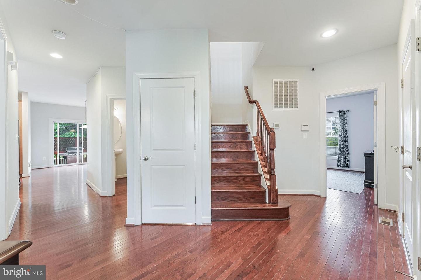 998 RAILROAD AVE, FALLS CHURCH, Virginia 22046, 6 Bedrooms Bedrooms, 18 Rooms Rooms,4 BathroomsBathrooms,Residential,For sale,998 RAILROAD AVE,VAFA2003316 MLS # VAFA2003316