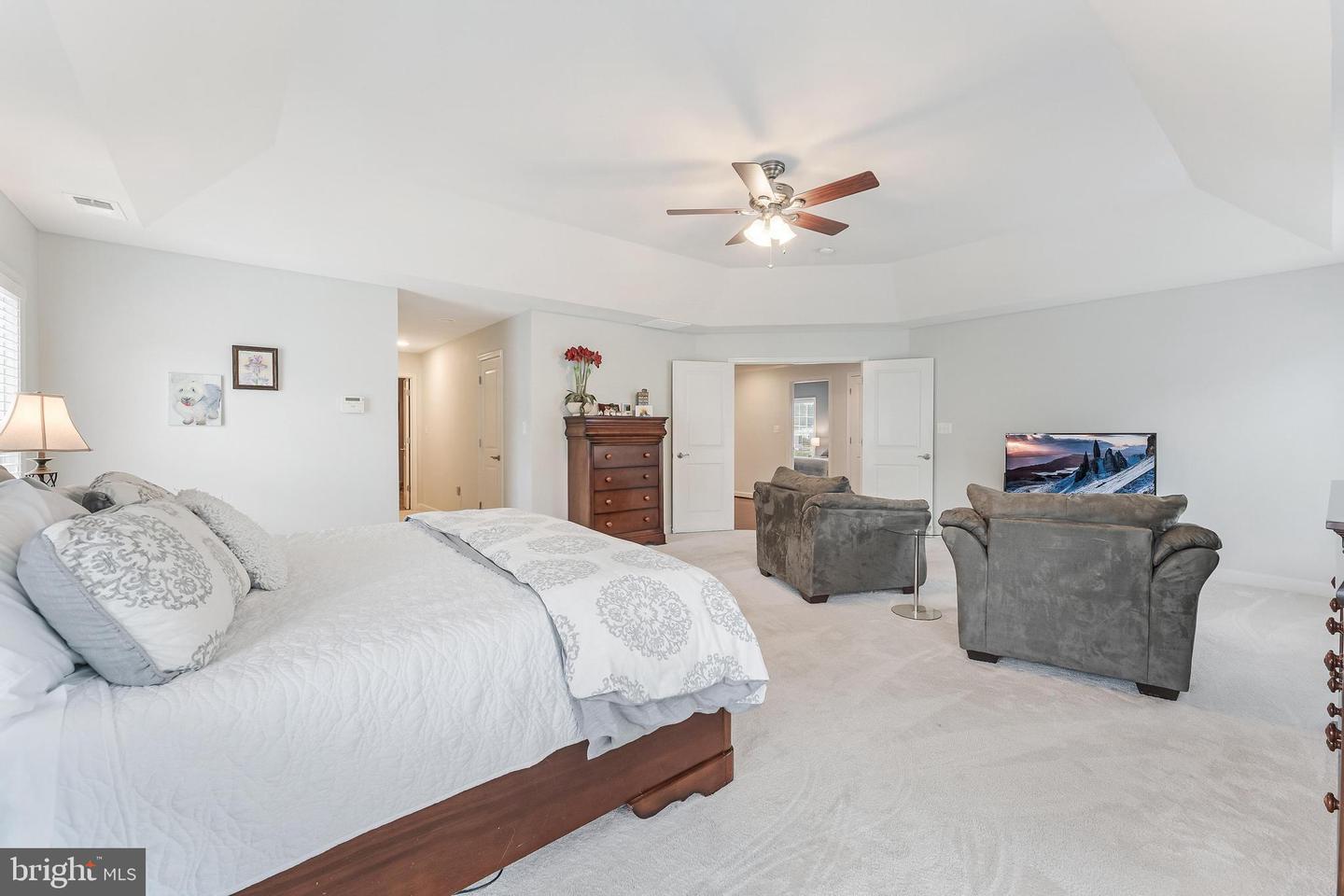 998 RAILROAD AVE, FALLS CHURCH, Virginia 22046, 6 Bedrooms Bedrooms, 18 Rooms Rooms,4 BathroomsBathrooms,Residential,For sale,998 RAILROAD AVE,VAFA2003316 MLS # VAFA2003316