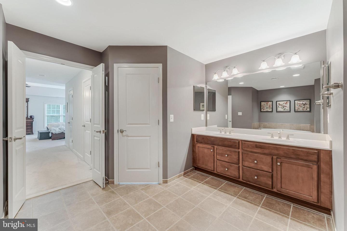 998 RAILROAD AVE, FALLS CHURCH, Virginia 22046, 6 Bedrooms Bedrooms, 18 Rooms Rooms,4 BathroomsBathrooms,Residential,For sale,998 RAILROAD AVE,VAFA2003316 MLS # VAFA2003316