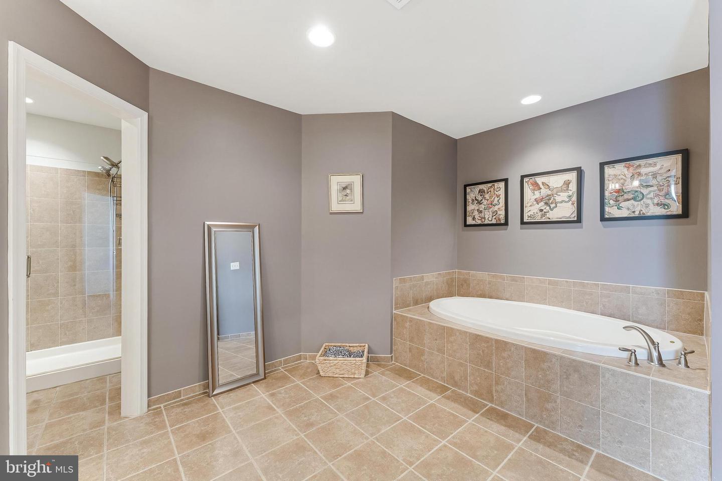 998 RAILROAD AVE, FALLS CHURCH, Virginia 22046, 6 Bedrooms Bedrooms, 18 Rooms Rooms,4 BathroomsBathrooms,Residential,For sale,998 RAILROAD AVE,VAFA2003316 MLS # VAFA2003316