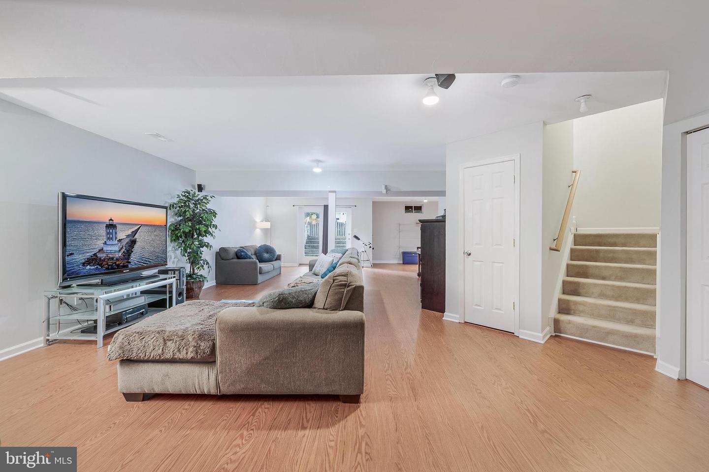 998 RAILROAD AVE, FALLS CHURCH, Virginia 22046, 6 Bedrooms Bedrooms, 18 Rooms Rooms,4 BathroomsBathrooms,Residential,For sale,998 RAILROAD AVE,VAFA2003316 MLS # VAFA2003316