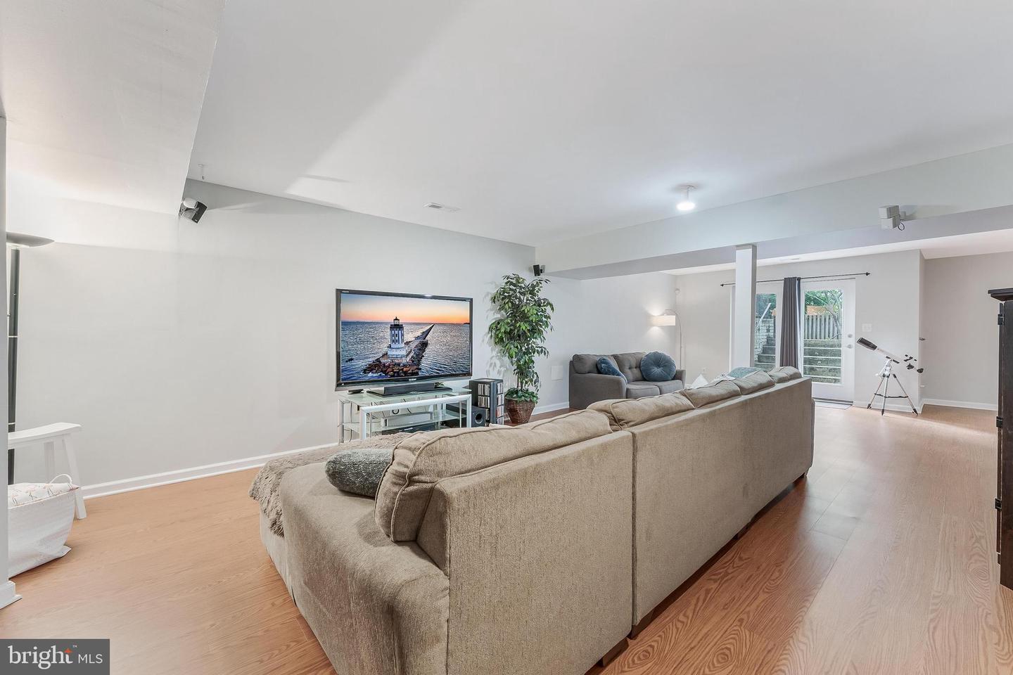 998 RAILROAD AVE, FALLS CHURCH, Virginia 22046, 6 Bedrooms Bedrooms, 18 Rooms Rooms,4 BathroomsBathrooms,Residential,For sale,998 RAILROAD AVE,VAFA2003316 MLS # VAFA2003316