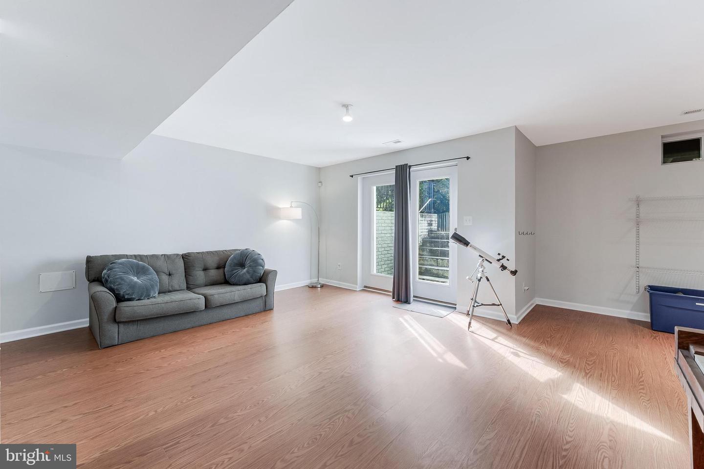 998 RAILROAD AVE, FALLS CHURCH, Virginia 22046, 6 Bedrooms Bedrooms, 18 Rooms Rooms,4 BathroomsBathrooms,Residential,For sale,998 RAILROAD AVE,VAFA2003316 MLS # VAFA2003316