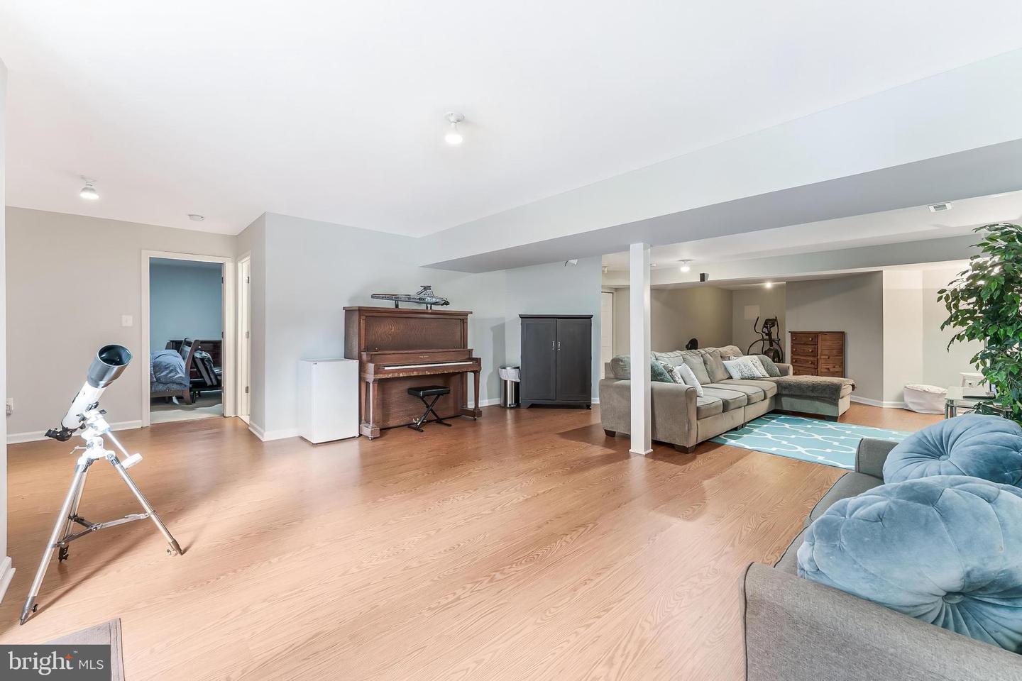 998 RAILROAD AVE, FALLS CHURCH, Virginia 22046, 6 Bedrooms Bedrooms, 18 Rooms Rooms,4 BathroomsBathrooms,Residential,For sale,998 RAILROAD AVE,VAFA2003316 MLS # VAFA2003316