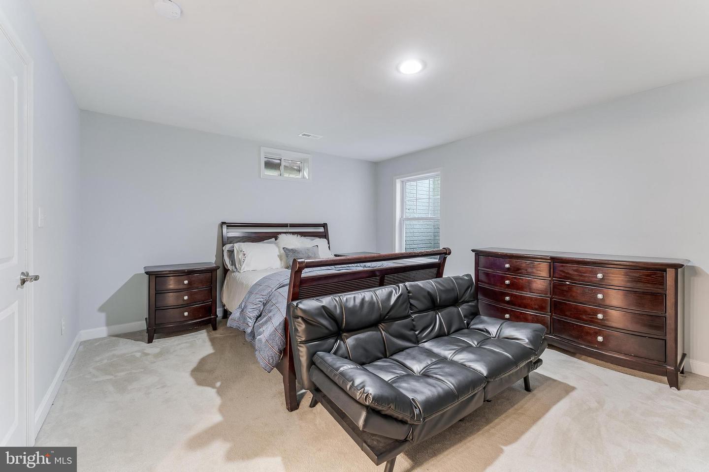 998 RAILROAD AVE, FALLS CHURCH, Virginia 22046, 6 Bedrooms Bedrooms, 18 Rooms Rooms,4 BathroomsBathrooms,Residential,For sale,998 RAILROAD AVE,VAFA2003316 MLS # VAFA2003316