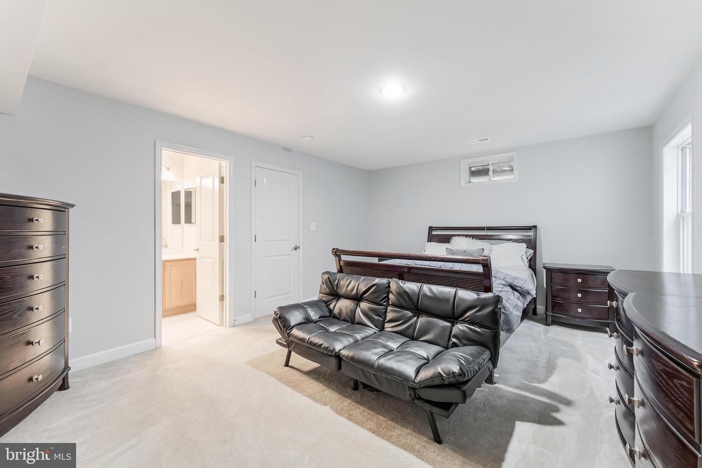998 RAILROAD AVE, FALLS CHURCH, Virginia 22046, 6 Bedrooms Bedrooms, 18 Rooms Rooms,4 BathroomsBathrooms,Residential,For sale,998 RAILROAD AVE,VAFA2003316 MLS # VAFA2003316