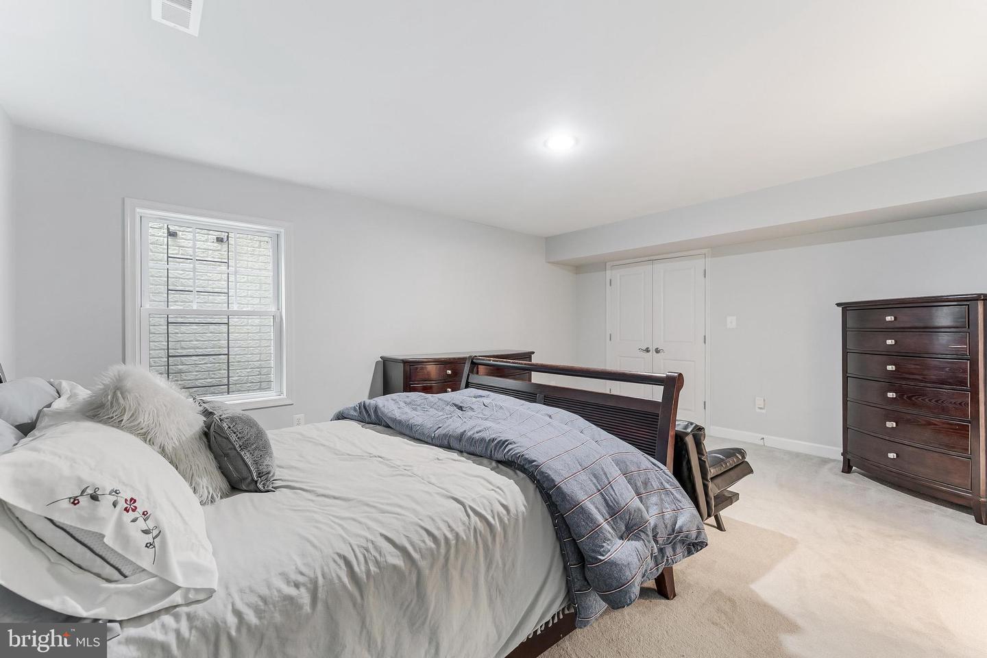 998 RAILROAD AVE, FALLS CHURCH, Virginia 22046, 6 Bedrooms Bedrooms, 18 Rooms Rooms,4 BathroomsBathrooms,Residential,For sale,998 RAILROAD AVE,VAFA2003316 MLS # VAFA2003316