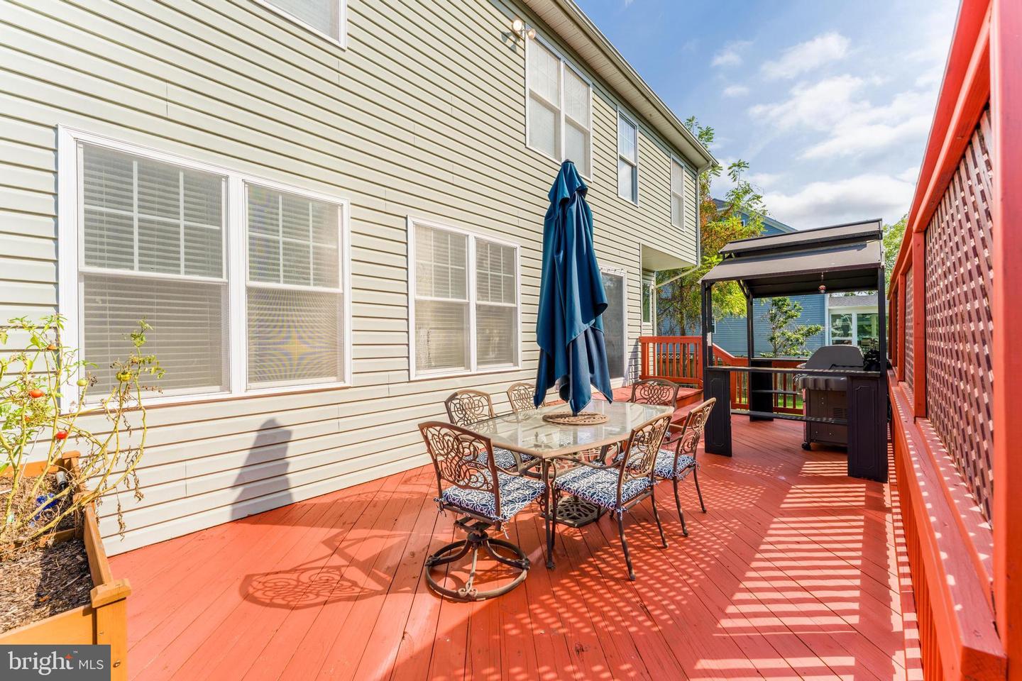 998 RAILROAD AVE, FALLS CHURCH, Virginia 22046, 6 Bedrooms Bedrooms, 18 Rooms Rooms,4 BathroomsBathrooms,Residential,For sale,998 RAILROAD AVE,VAFA2003316 MLS # VAFA2003316