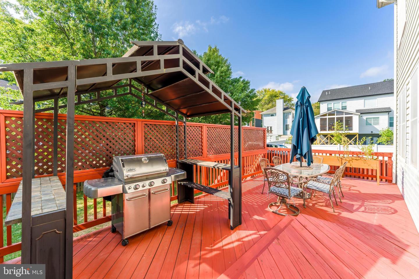 998 RAILROAD AVE, FALLS CHURCH, Virginia 22046, 6 Bedrooms Bedrooms, 18 Rooms Rooms,4 BathroomsBathrooms,Residential,For sale,998 RAILROAD AVE,VAFA2003316 MLS # VAFA2003316